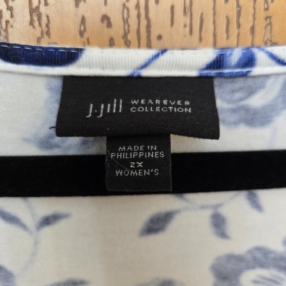 Floral Print White and Blue Women's Top - Picture 3 of 6